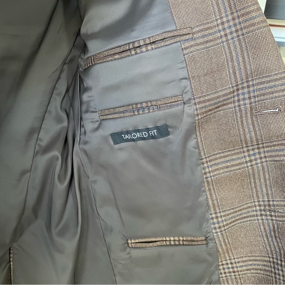 Jos A Bank Plaid Blazer 40R Traveler Collection - Great Condition! - Picture 5 of 9